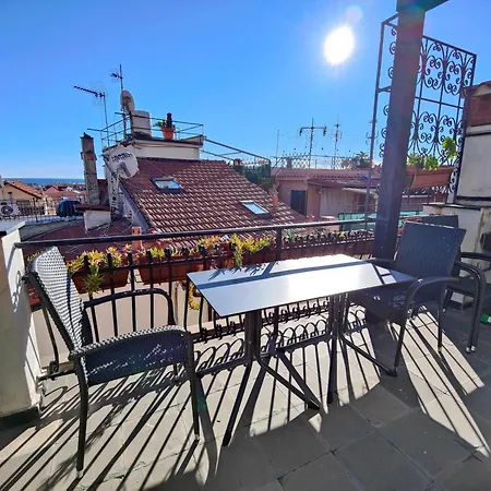 City Apartment Sanremo شقة *